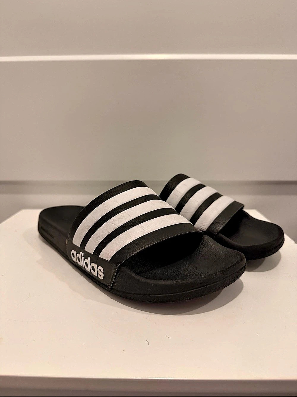 adidas Adilette Striped Slide Sandals Black & White US 7